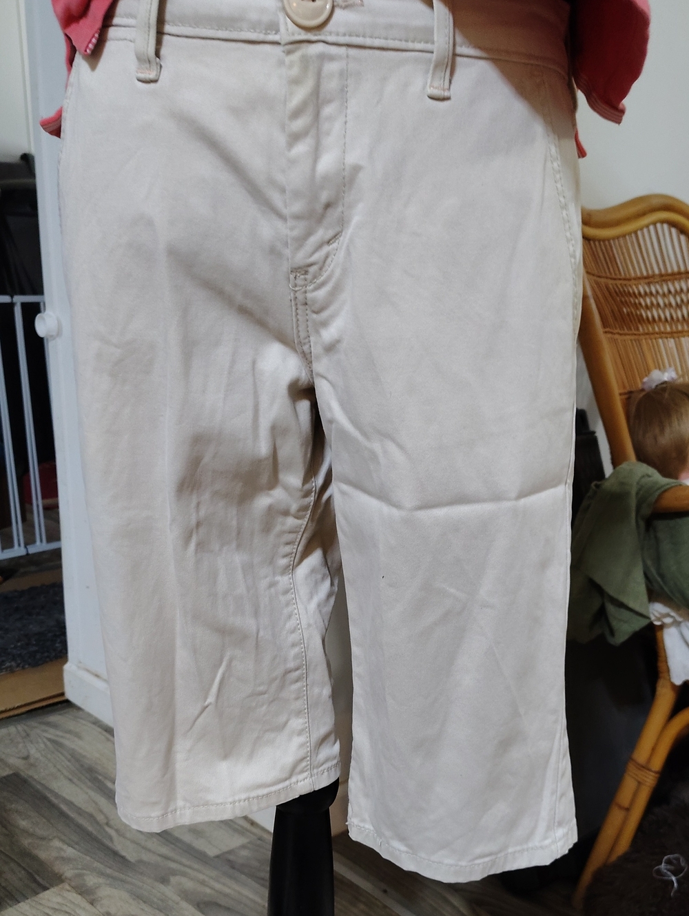 Levi's Khaki Capri Pants